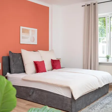Design Yogaloft Mit Fitnessgeraeten - 2 Separate Schlafplaetze - Einzelgarage Pirna