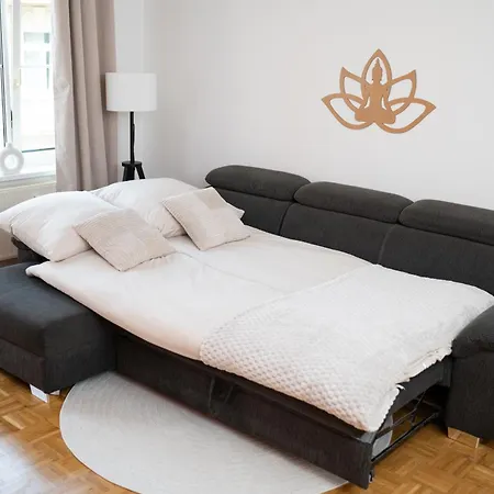 Design Yogaloft Mit Fitnessgeraeten - Waschmaschine - Einzelgarage Apartment *