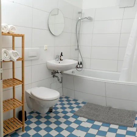 Design Yogaloft Mit Fitnessgeraeten - 2 Separate Schlafplaetze - Einzelgarage * Pirna