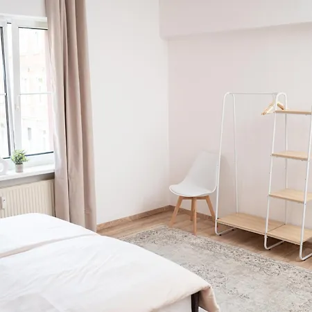 Design Yogaloft Mit Fitnessgeraeten - 2 Separate Schlafplaetze - Einzelgarage Pirna