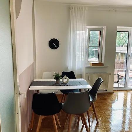 Apartment Design Yogaloft Mit Fitnessgeraeten - 2 Separate Schlafplaetze - Einzelgarage