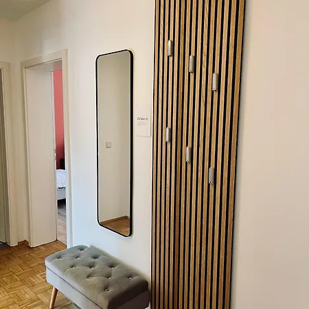 Design Yogaloft Mit Fitnessgeraeten - 2 Separate Schlafplaetze - Einzelgarage Apartment *